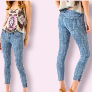 Free People Low Rise Ankle Zip Feather Print Skinny Jeans